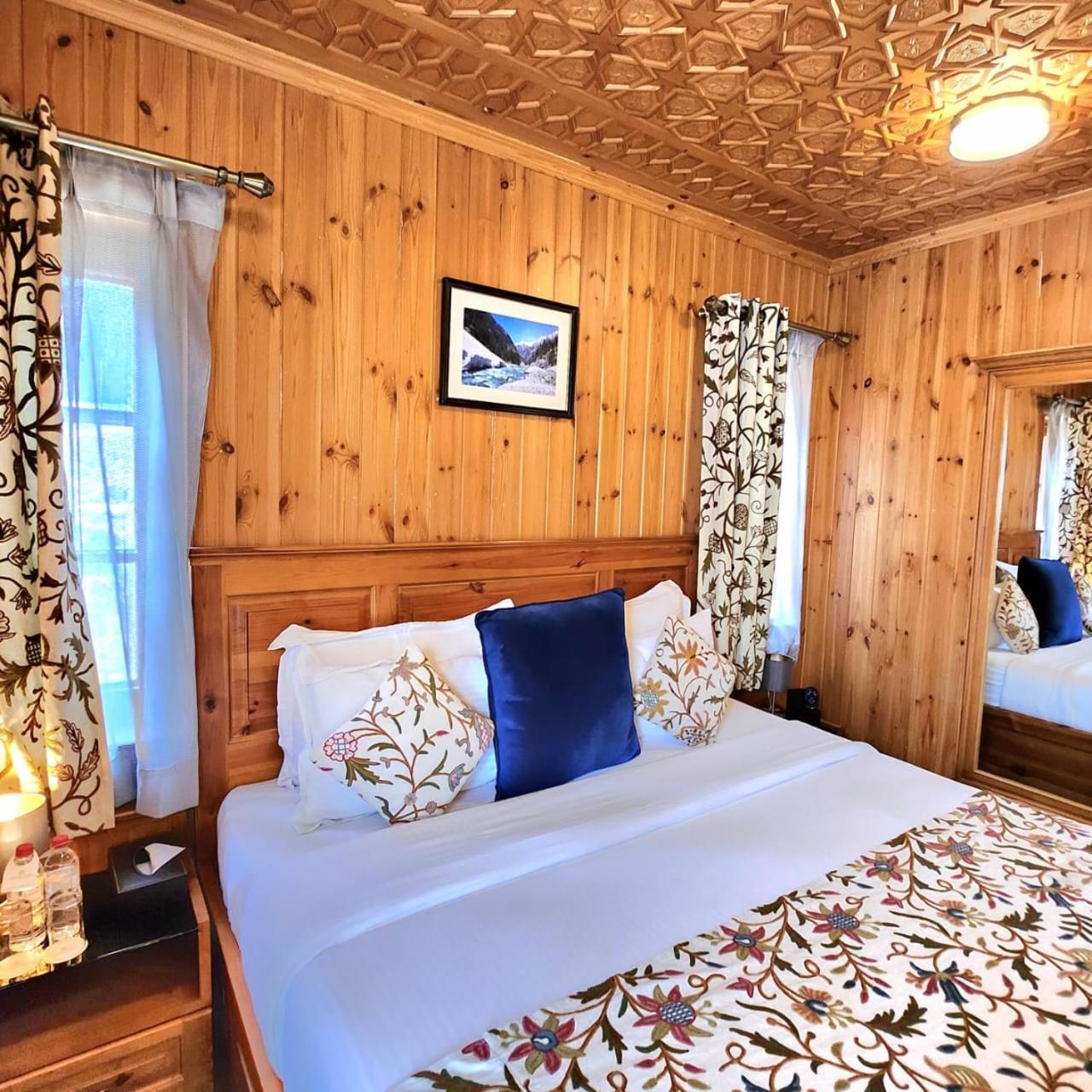 Shaw Inn By Stay Pattern Gulmarg Eksteriør bilde