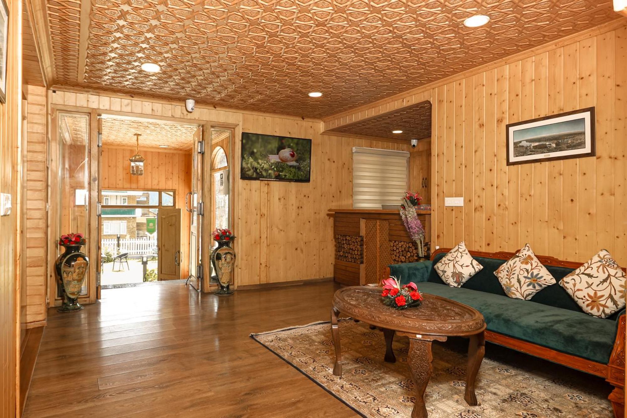 Shaw Inn By Stay Pattern Gulmarg Eksteriør bilde